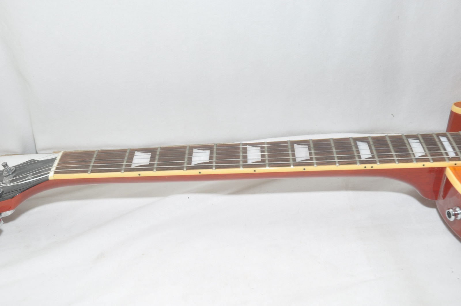 EDWARDS Limited MODEL Electric guitar Ref No 7554