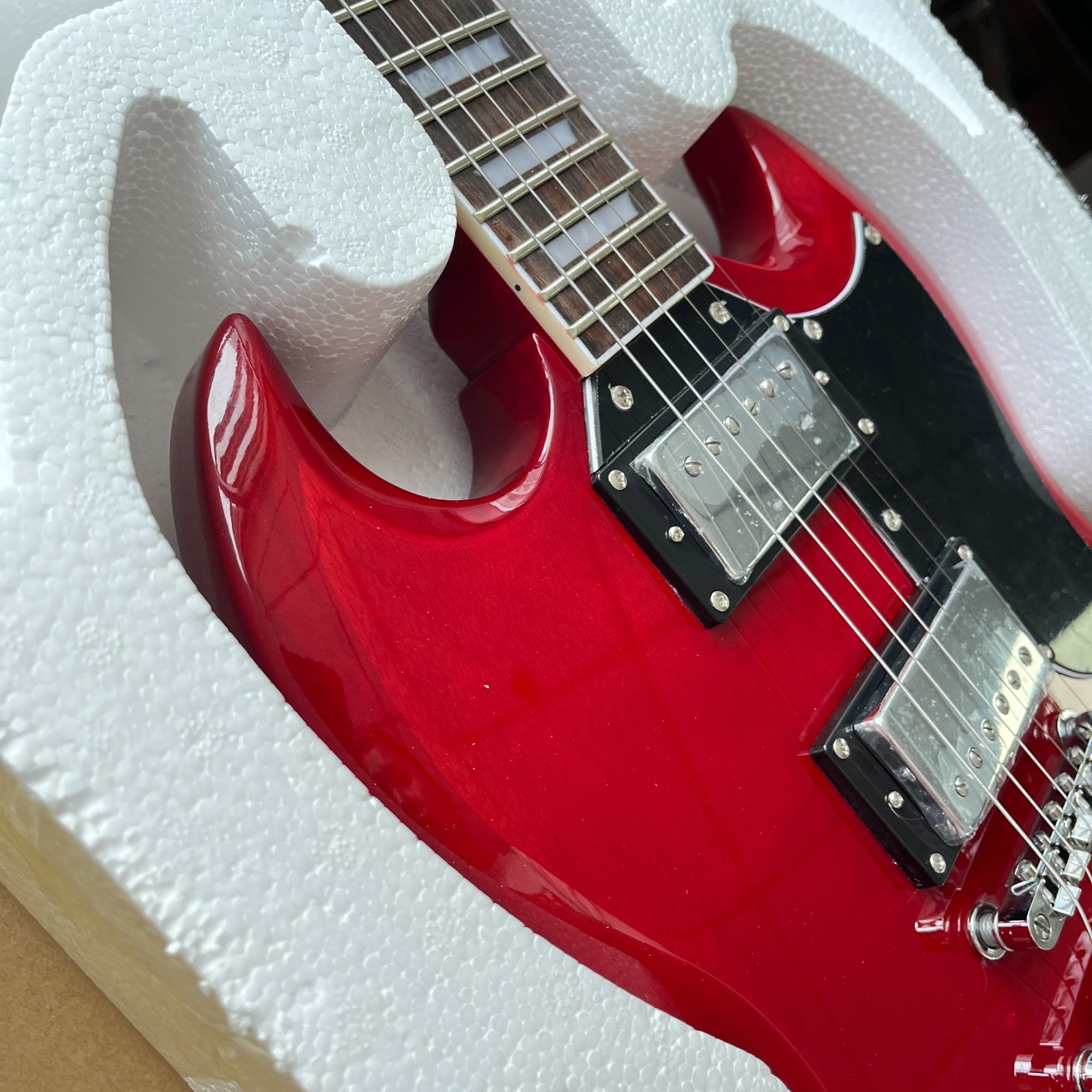 Custom Red Electric Guitar Rosewood Fingerboard Mahogany Body