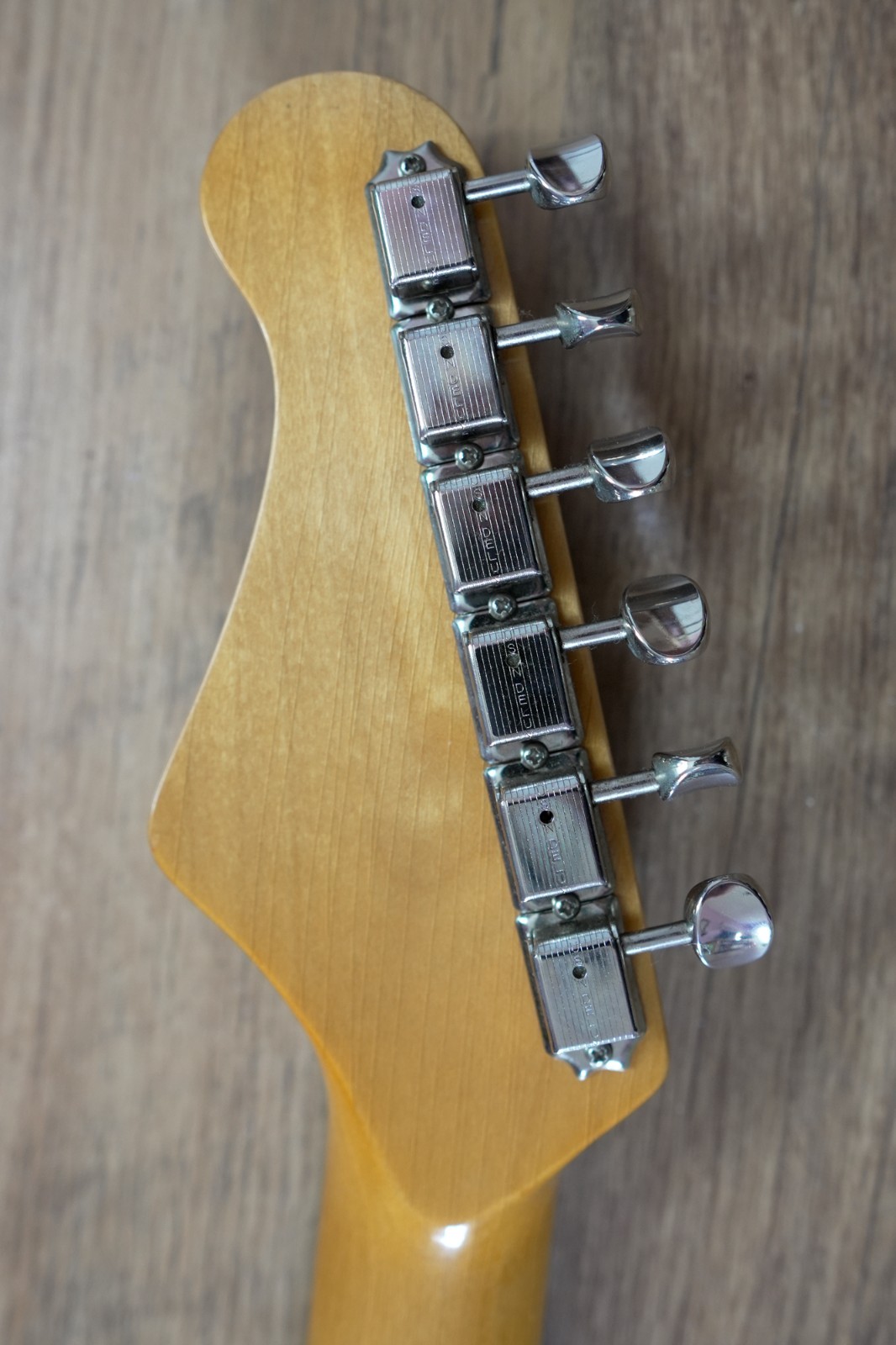 2021 Jaguar by LuK Guitars with build-in AKAI MPX8, handmade in Germany
