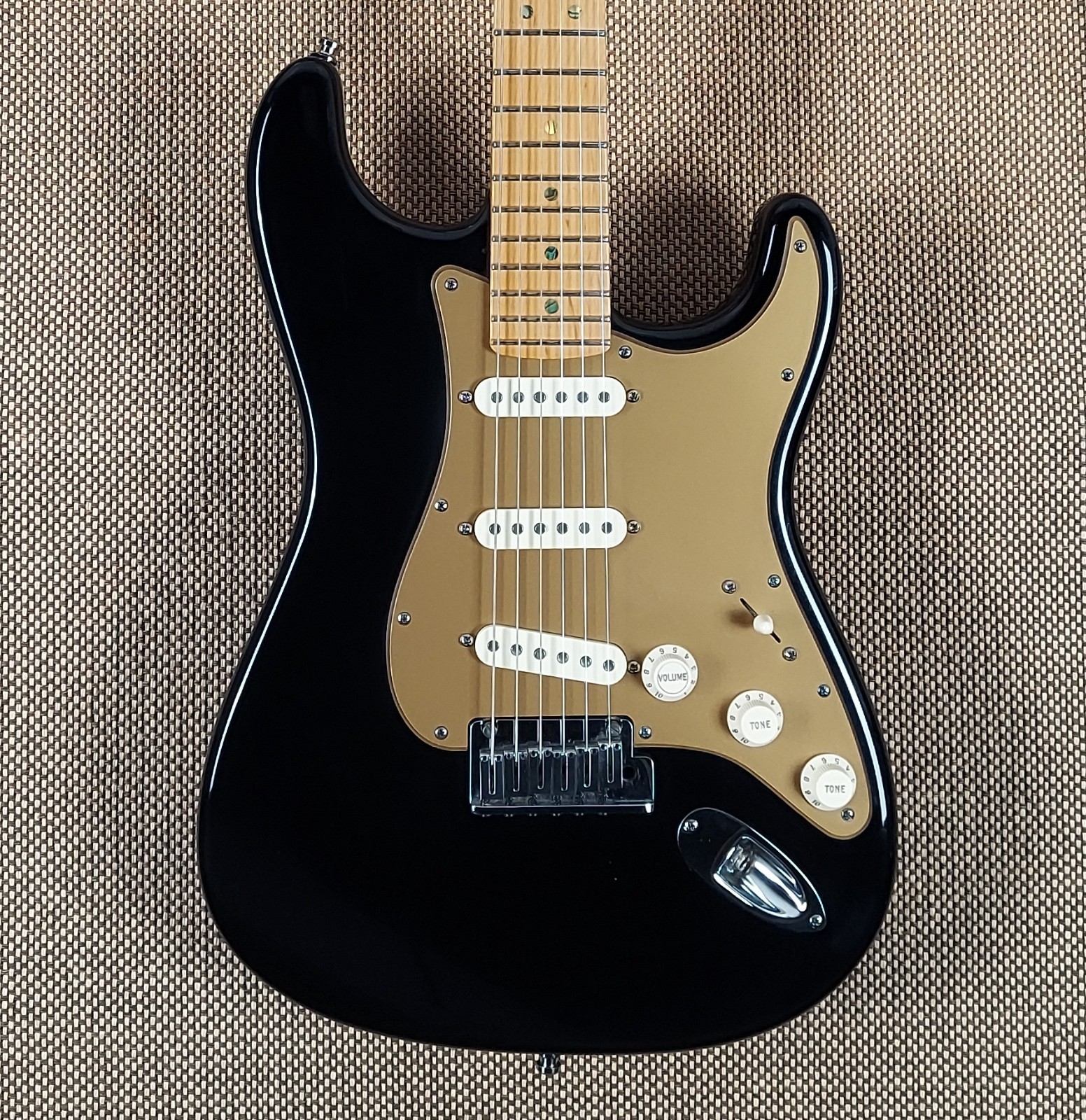 Fender Stratocaster Deluxe 2004 Very Good Condition Great Player! (359)