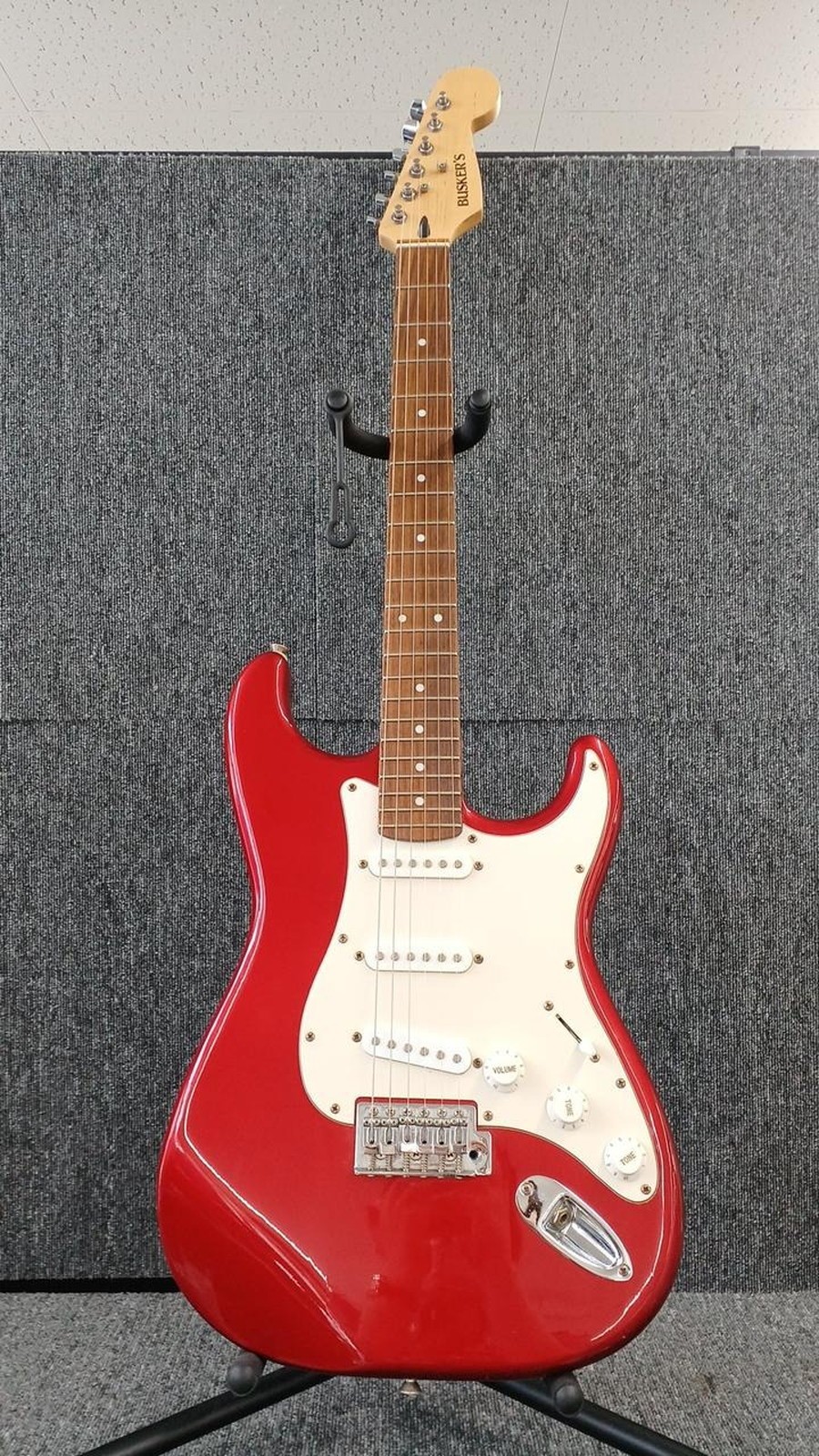 BUSKER’S ST Used Poplar body Maple neck Engineering wood fingerboard Red