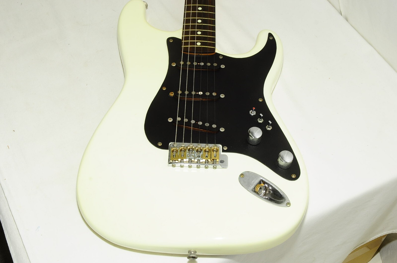 Fernandes the Revival Custom body 1980’s Electric Guitar hard case Ref. No 5354