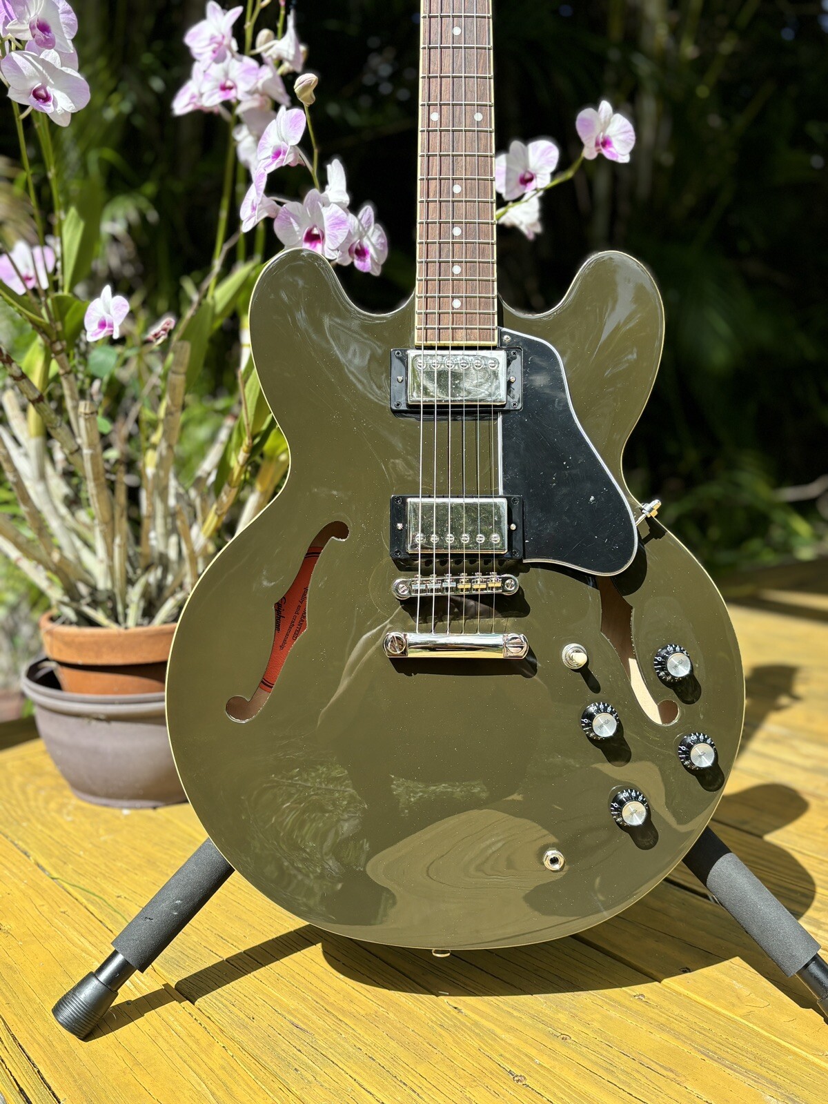 Epiphone ES-335 Semi-HollowGuitar Olive Drab Green Alnico Classic Pro Pickups