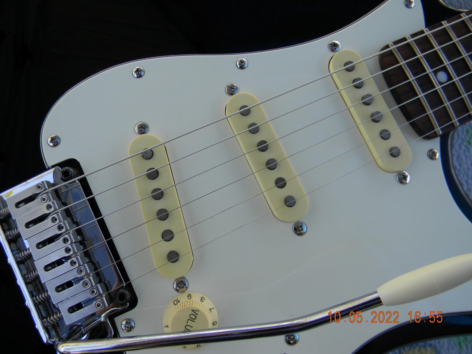 Squier Standard Series Strat , Alnico’s, Custom Wiring, Capacitor Upgrade, Nice