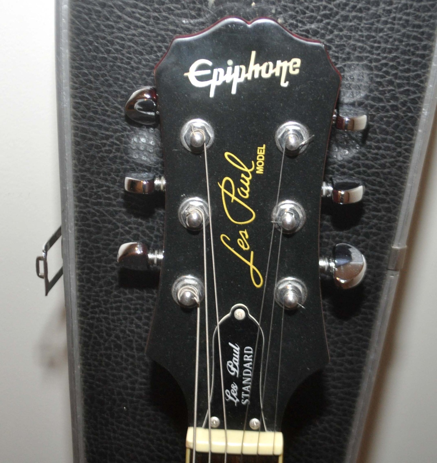 2006 Epiphone Les Paul Standard Cherry Sunburst w/ Hard Case