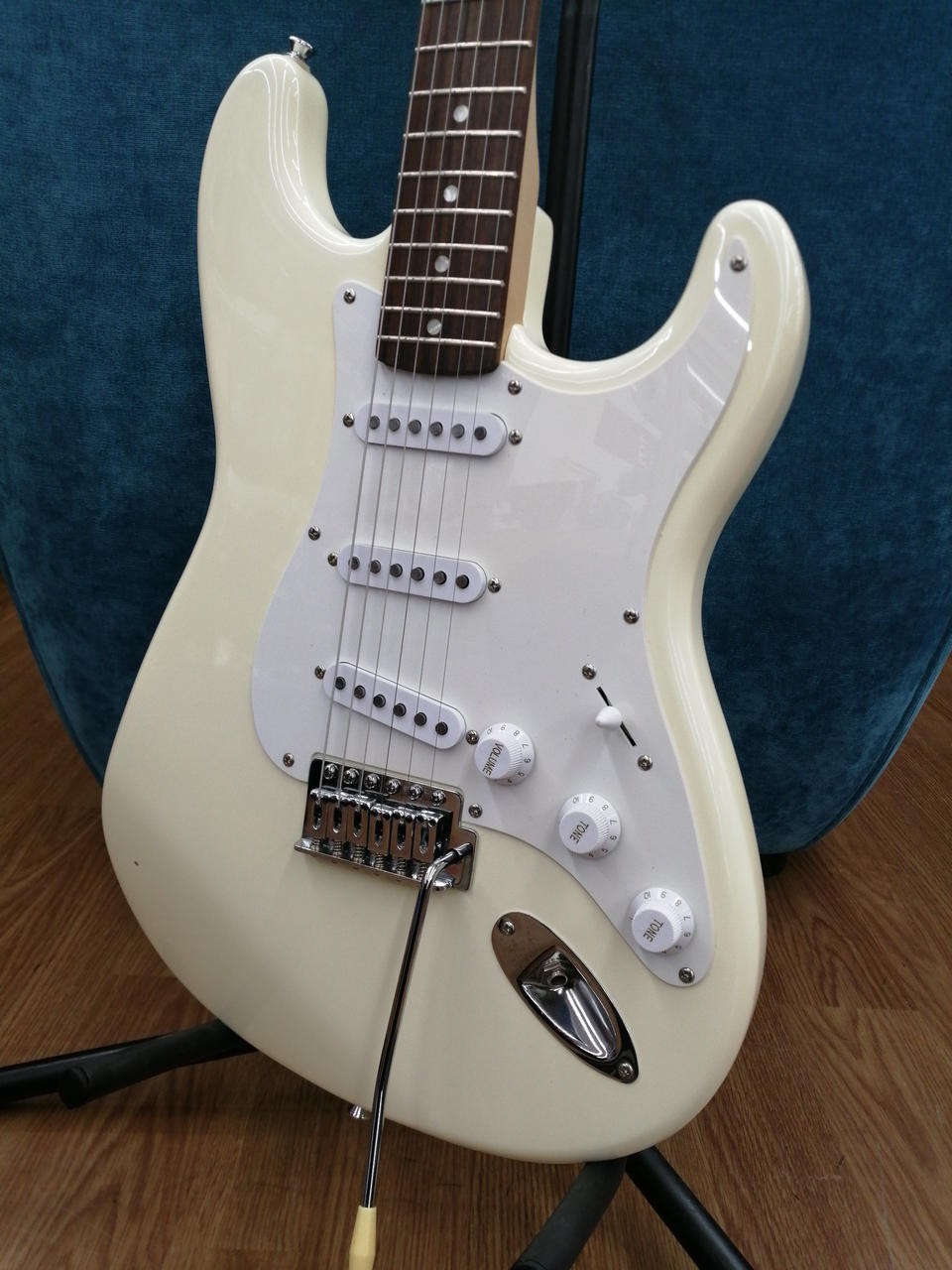 SQUIER BULLET STRAT Electric Guitar-02