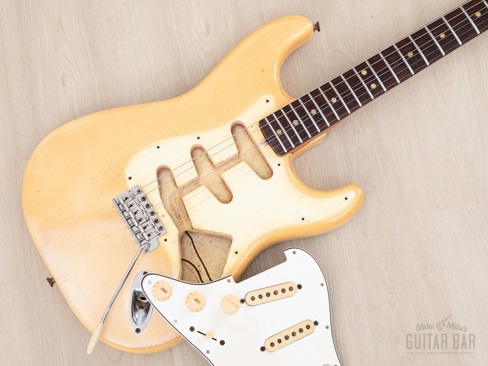 1965 Fender Stratocaster Vintage Guitar Olympic White w/ Case