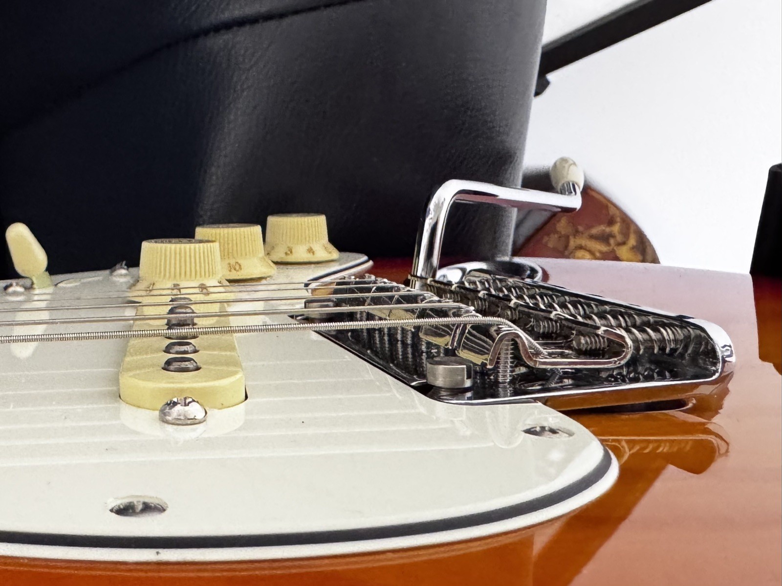 Fender Player II Stratocaster – 3-Color Sunburst with Rosewood Fingerboard
