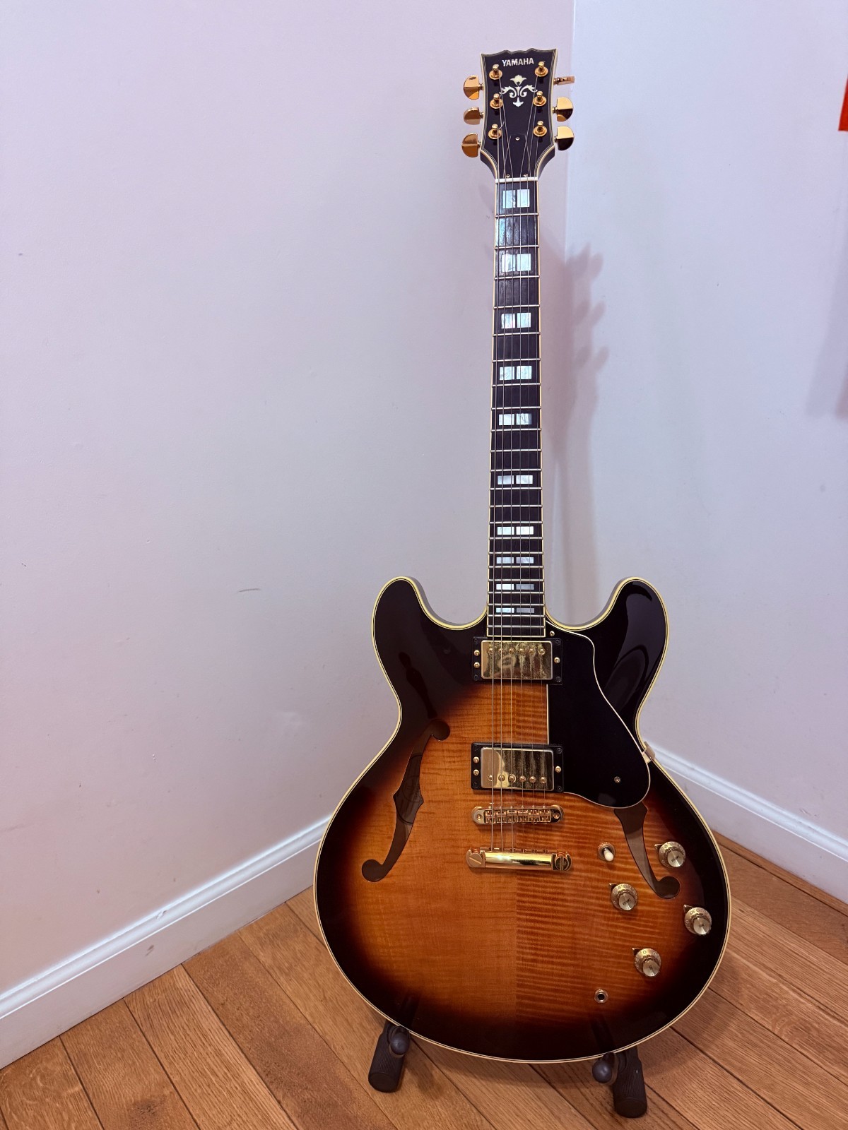 Yamaha SA2200 MIJ Semi-Hollow Electric Guitar Brown Sunburst Flame Maple OHSC