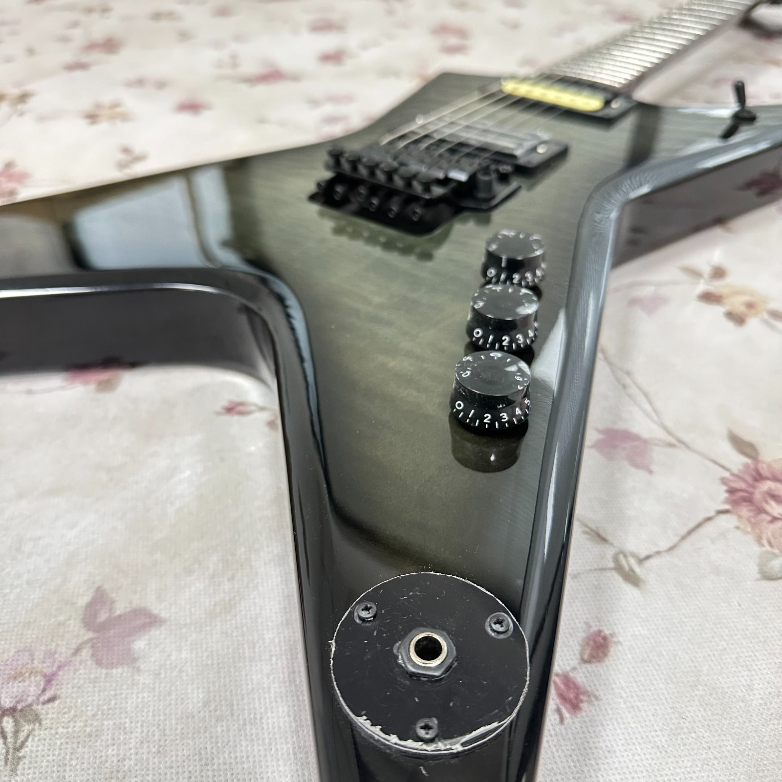 Washburn Dimebag Darrell Signature Style Electric Guitar, Black Burst Finish