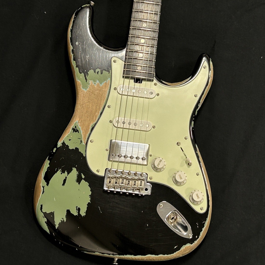 Electric Guitar Red House Piccola S SSH Black Green Heavy Aged Sound Messe 2025