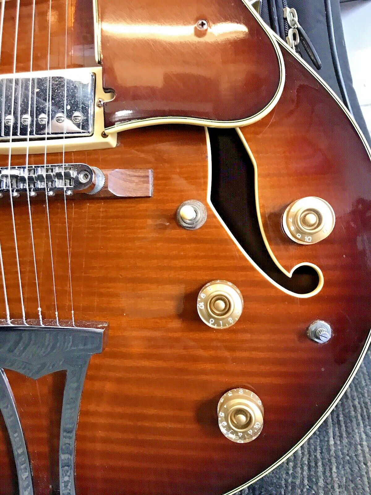 IBANEZ ARTCORE AF85 VLS-12-01  2006 Whit/Case
