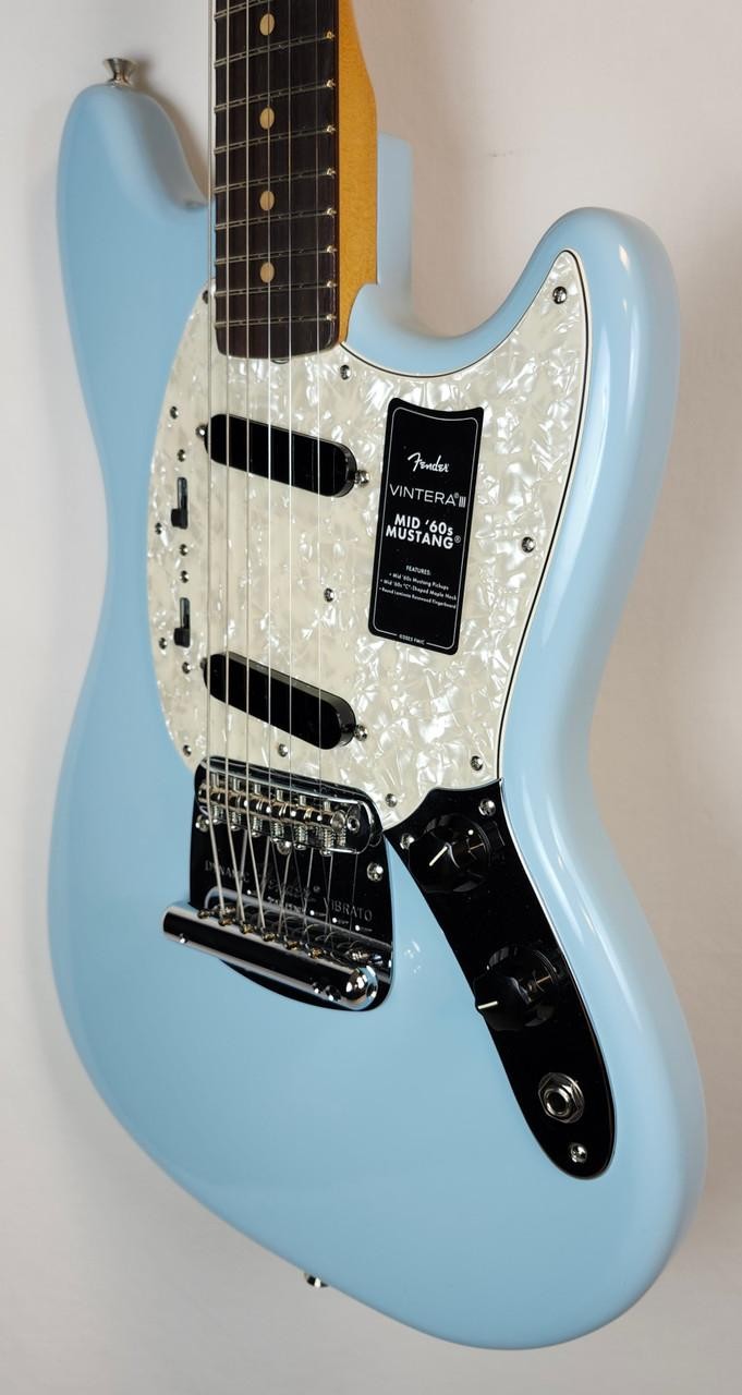 Fender Vintera III Mid ’60s Mustang, Rosewood FB, Sonic Blue, w/Bag