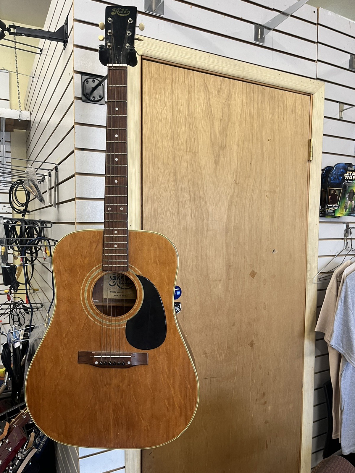 Hondo Vintage Acoustyic Guitar Made In Korea W/Hardshell Case
