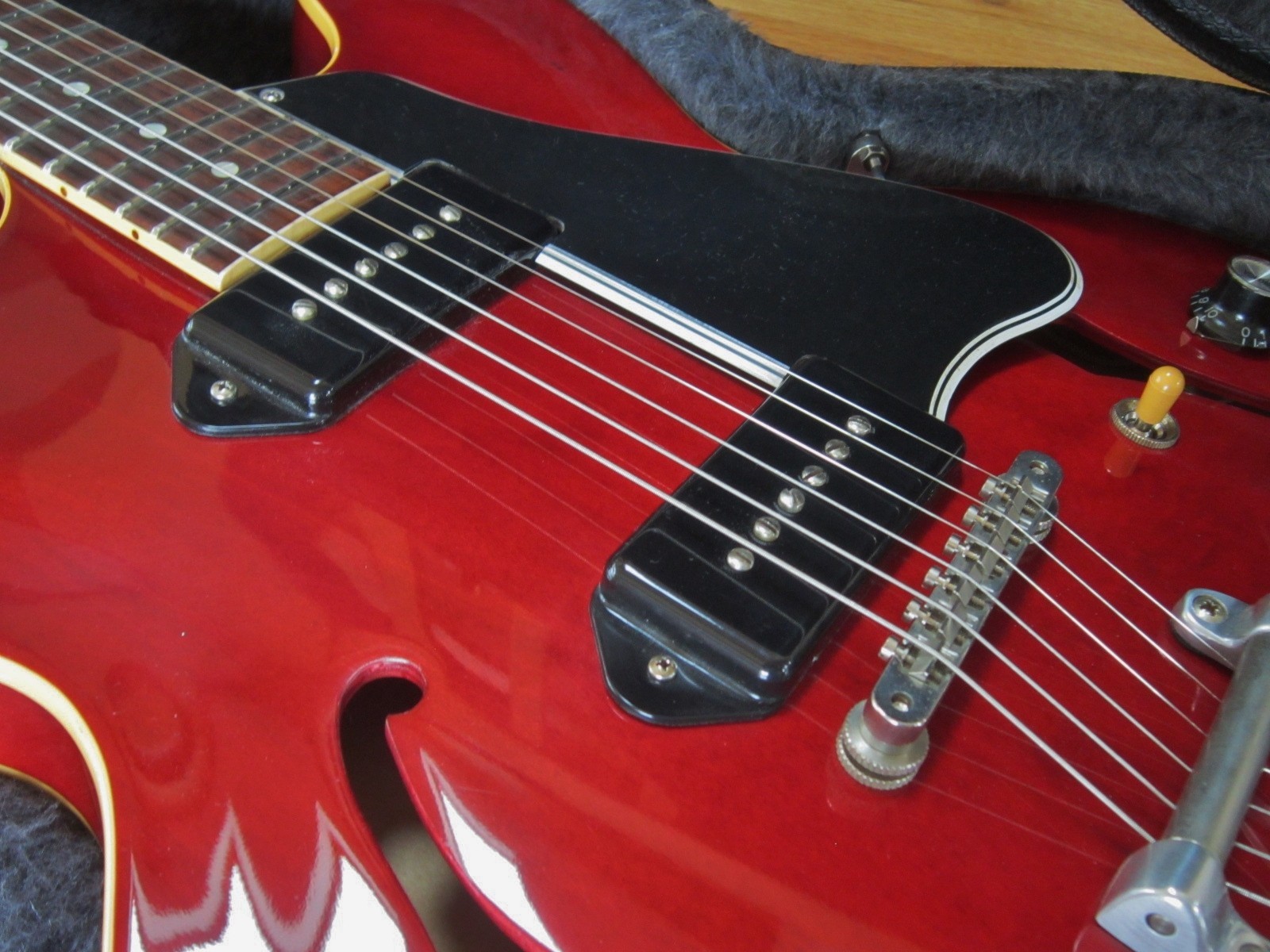 Gibson ES-330 ’59 reissue w/factory Bigsby