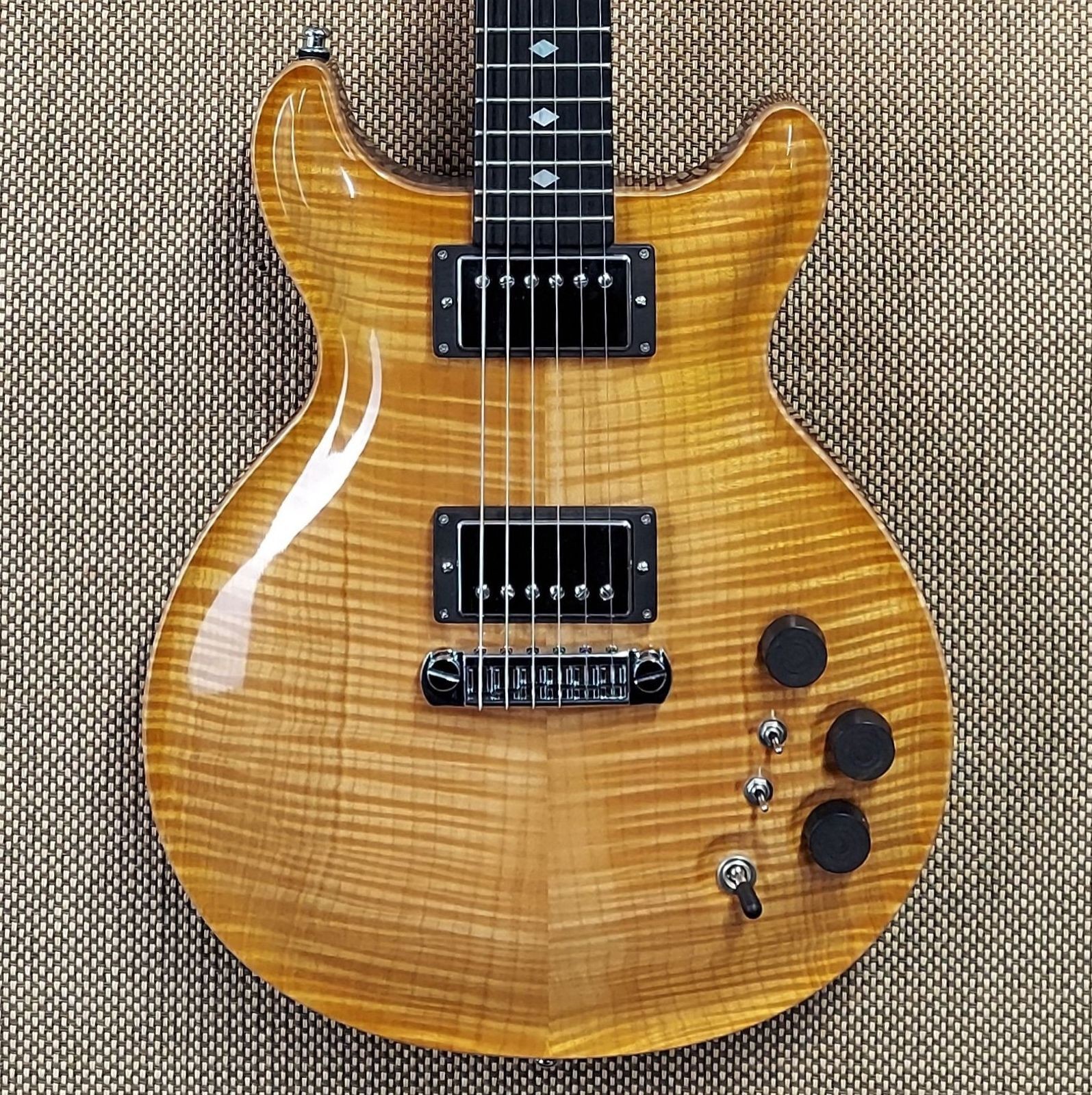 2012 Guilford Crown Custom Solid Rosewood Neck No Fret Wear (149)