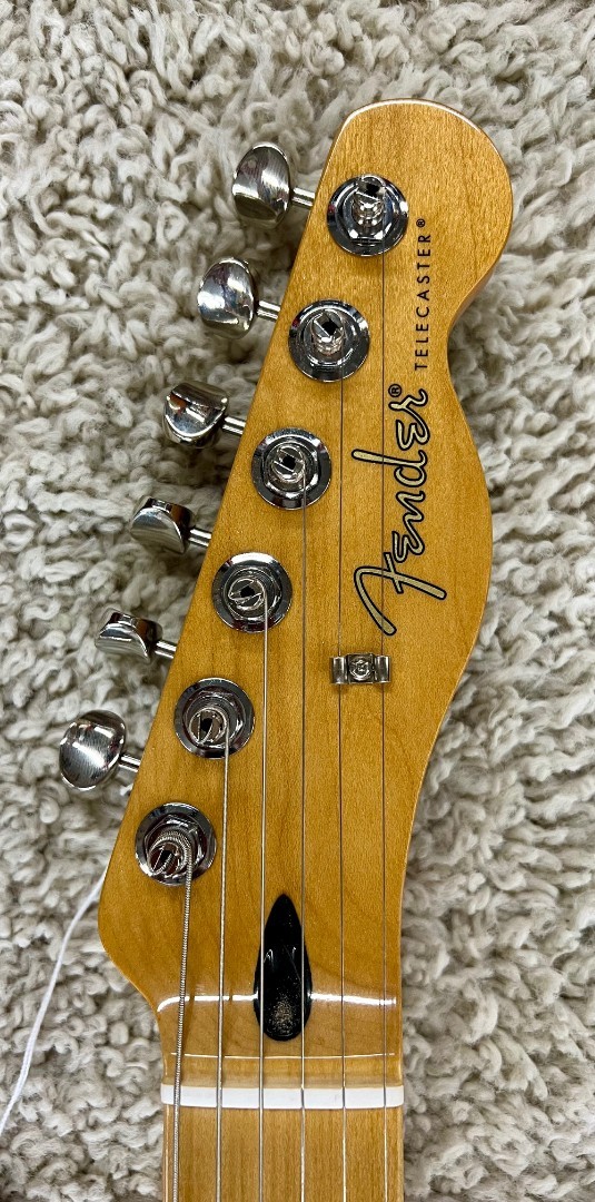 Fender Player II Telecaster Electric guitar, Maple Fingerboard, Coral Red – MIM