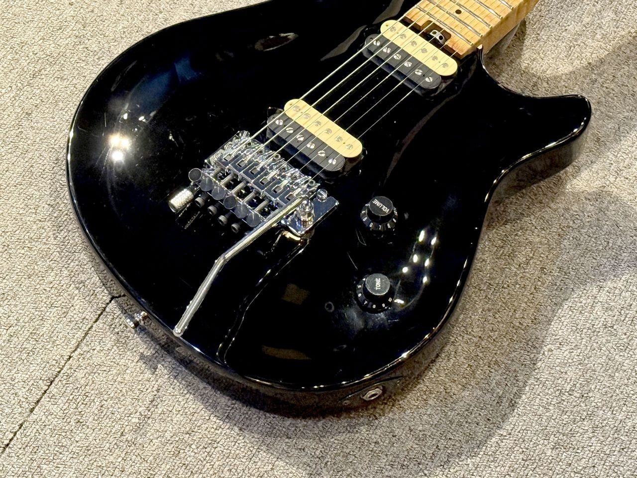 PEAVEY USA EVH Wolfgang Standard Black Refinish (no260620)