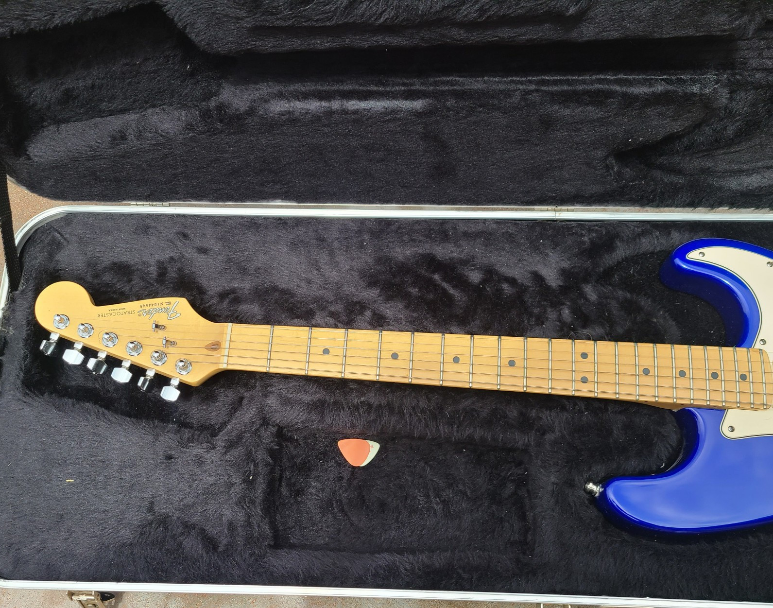 Fender Stratocaster 6 String Right Hand Electric Blue Guitar w/ Hard Case 1991