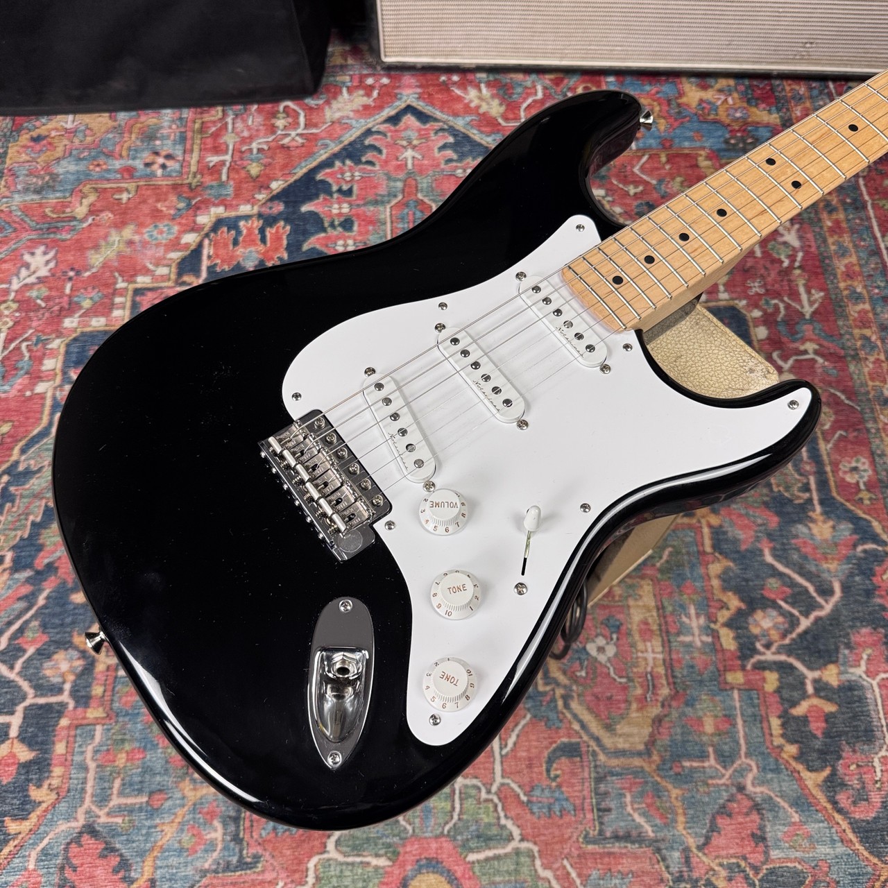 Fender Artist Series Eric Clapton “Blackie” Signature Stratocaster w/TBX and Mid