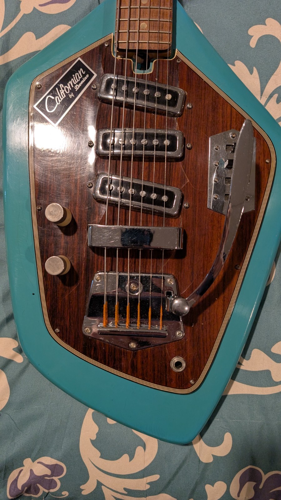 VINTAGE DOMINO CALIFORNIAN PHANTOM STYLE ELECTRIC GUITAR MADE IN JAPAN seafoam