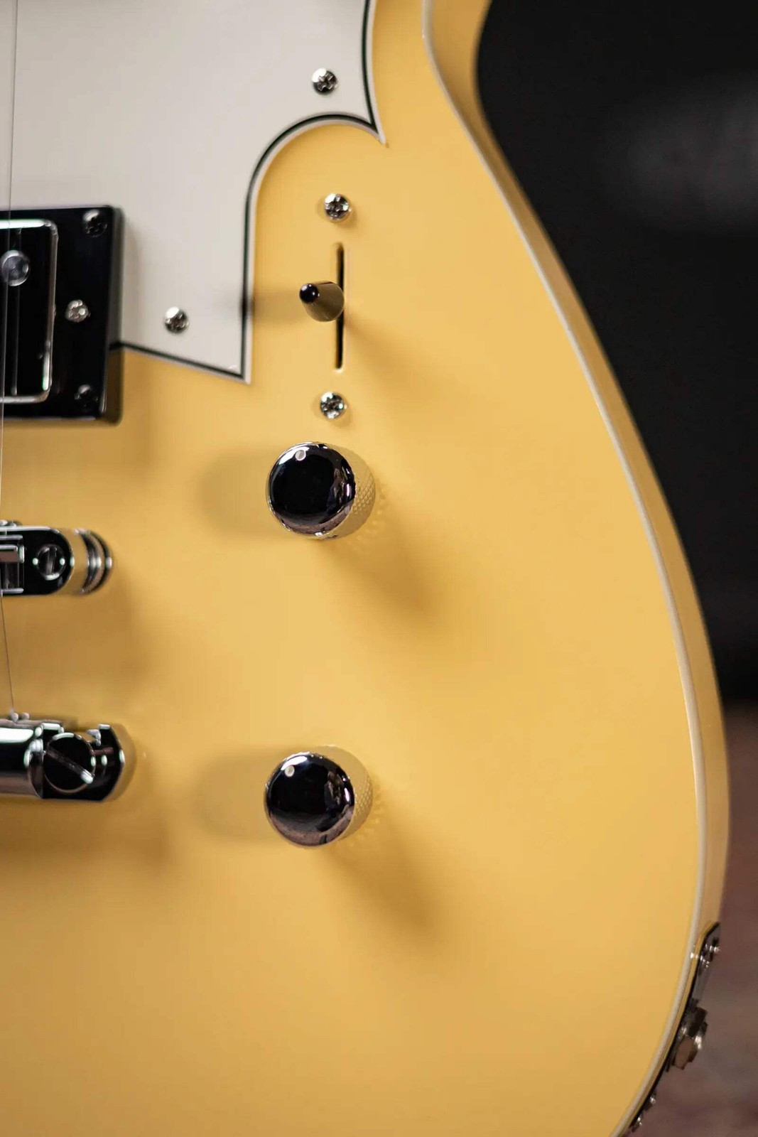 Reverend Chris Freeman Signature Electric Guitar – Powder Yellow