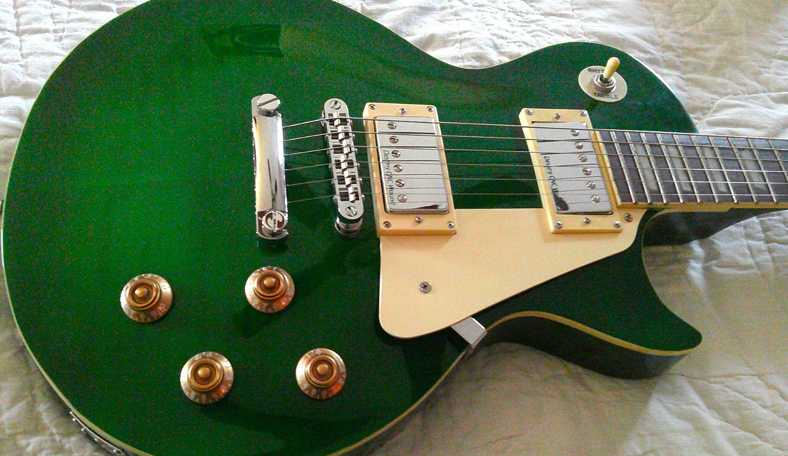 BEAUTIFUL “IYV” LES PAUL COPY/STYLE EMERALD GREEN GUITAR SUPER WELL MADE