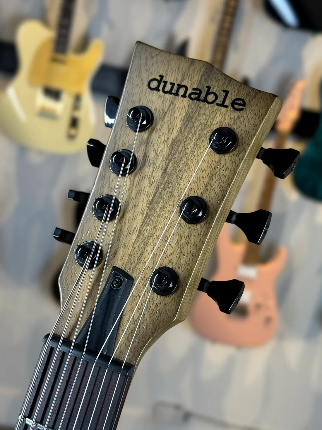 Dunable Gnarwhal 7 USA Custom Shop – Quilt Sapele Natural Burst