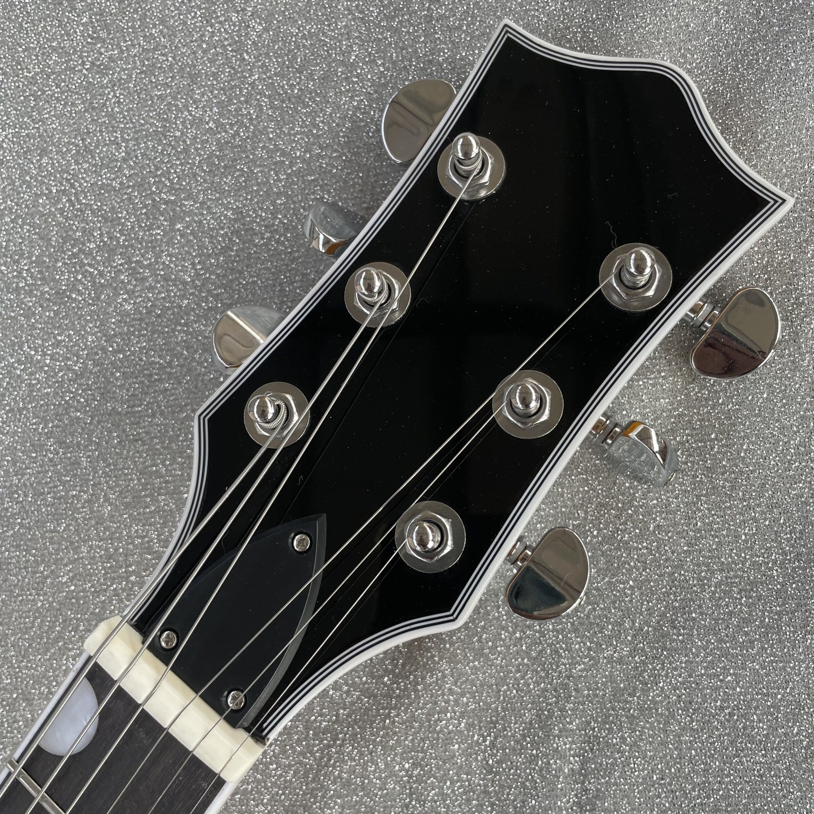 Unique Electric Jazz Guitar H-H Pickups Bigsby Vibrato Black Finish Chrome HW