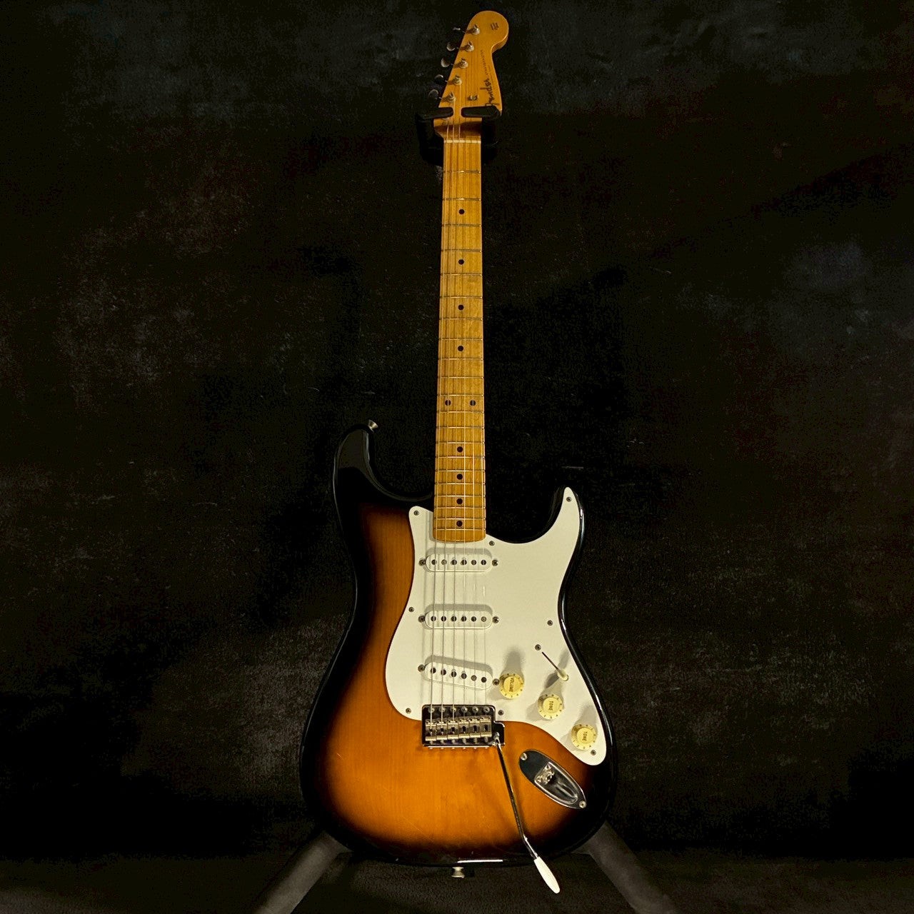 Fender Japan ST-57 2tone Sunburst Alder body【3.72kg】