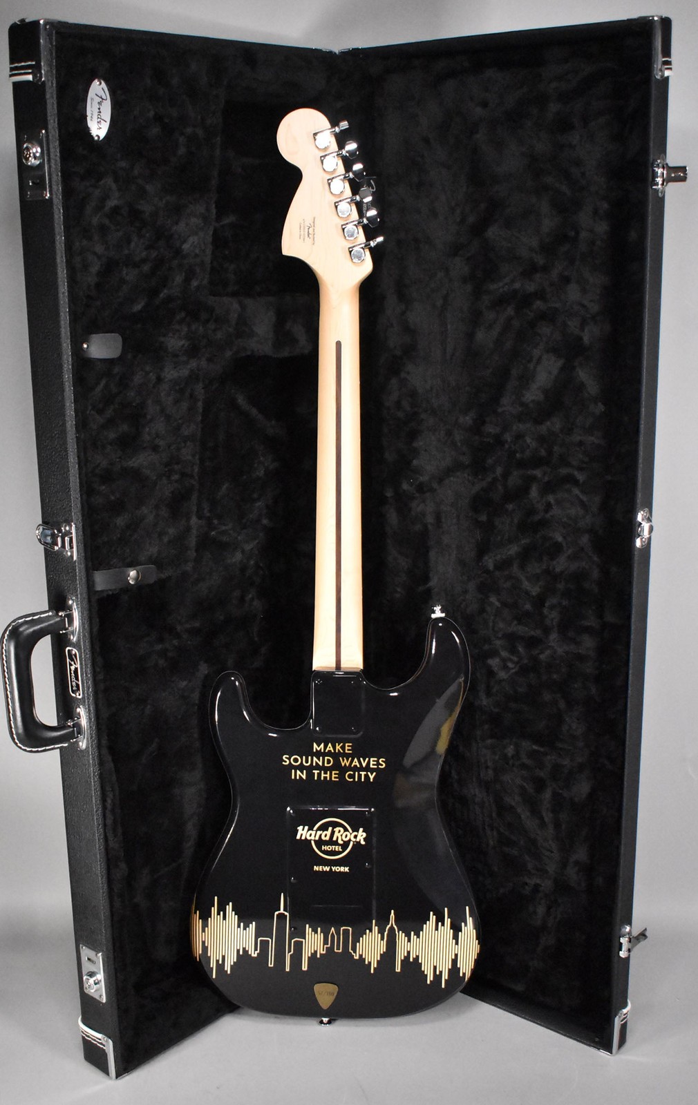 2022 Squier Affinity Series Stratocaster x Hard Rock Cafe NYC W/OHSC