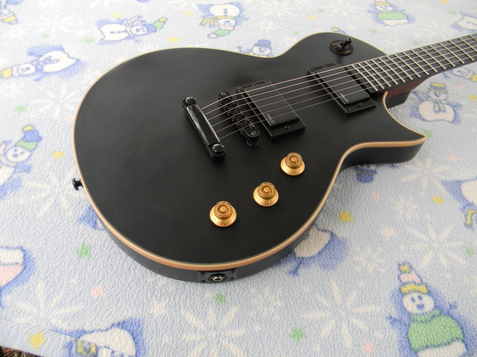 Fesley LP , Bound Flat Top, Capacitor Upgraded, Black Hardware, Cool