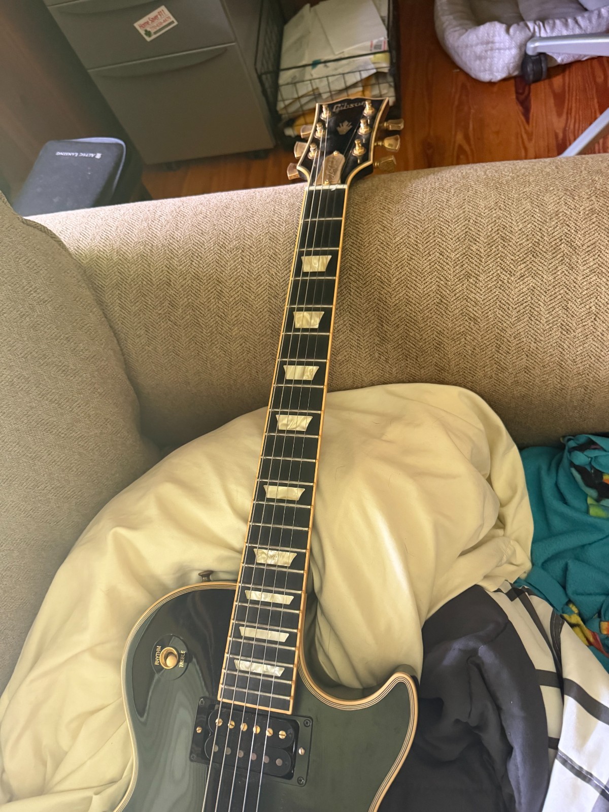 2017 Gibson Les Paul Classic Custom Ebony W/ Gold Hardware