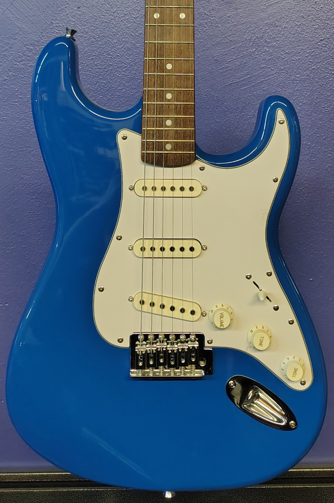 Cruzer by Crafter ST-200 Electric Guitar – Royal Blue