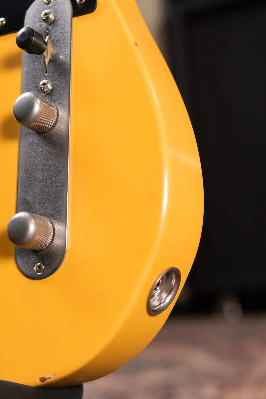 Nash T-52 Ash Body Light Aged Electric Guitar – Butterscotch Blonde with Hardshe