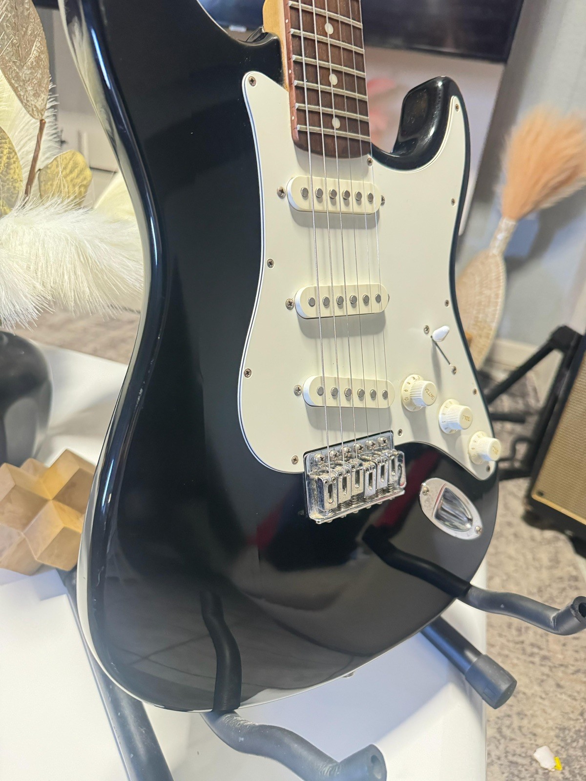 Silvertone SS11 Electric Guitar