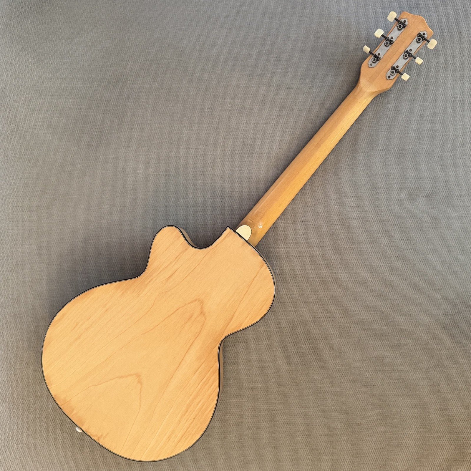 1957 Hofner Club 50 (Model 127) – Vintage Hollowbody Guitar Natural