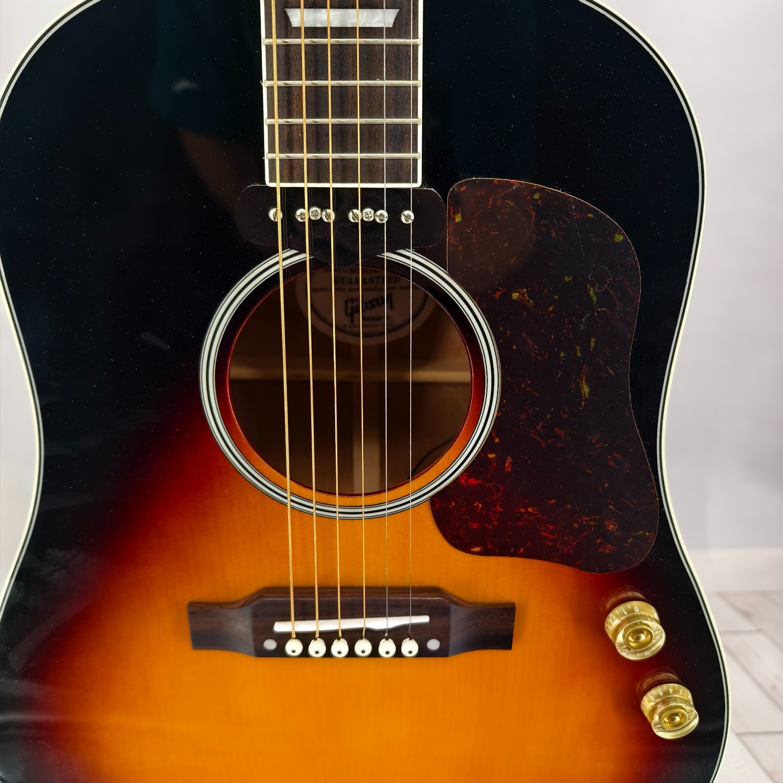 Ship US J-160E Original Acoustic-Electric Guitar – Vintage Sunburst Spruce Top