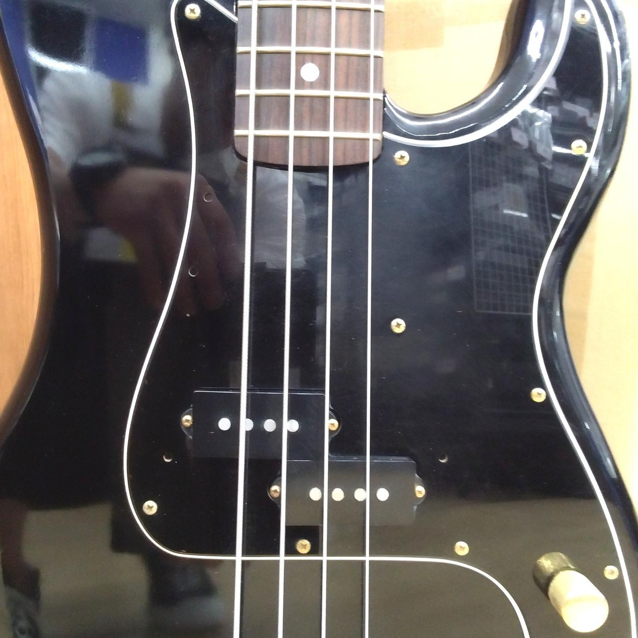 TOKAI HARD PUNCHER Precision Bass Type Electric Bass Guitar-02
