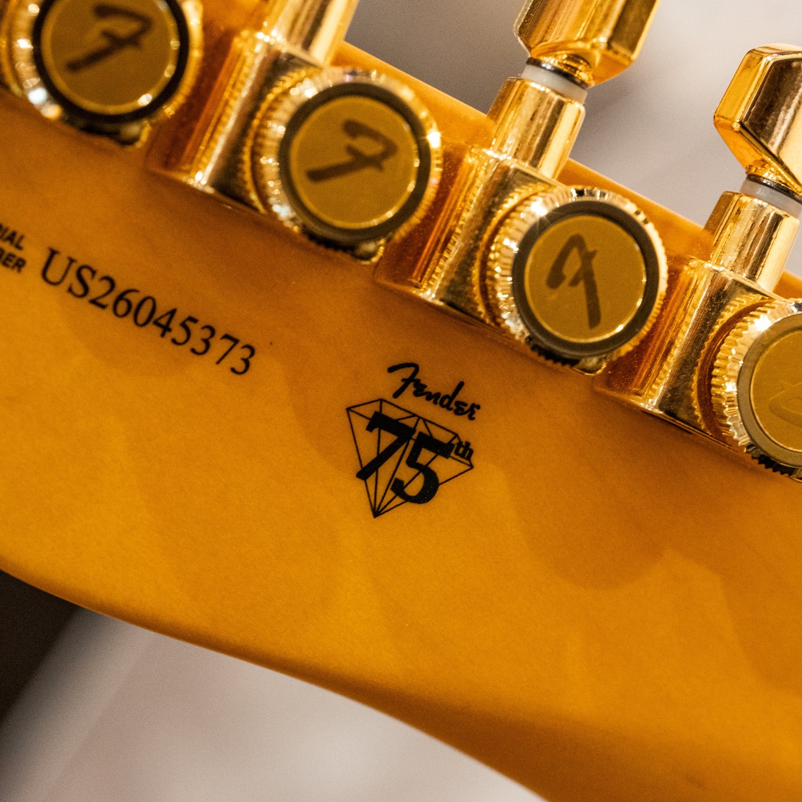 Fender 75th Anniversary American Professional Custom Telecaster 2-Color Sunburst