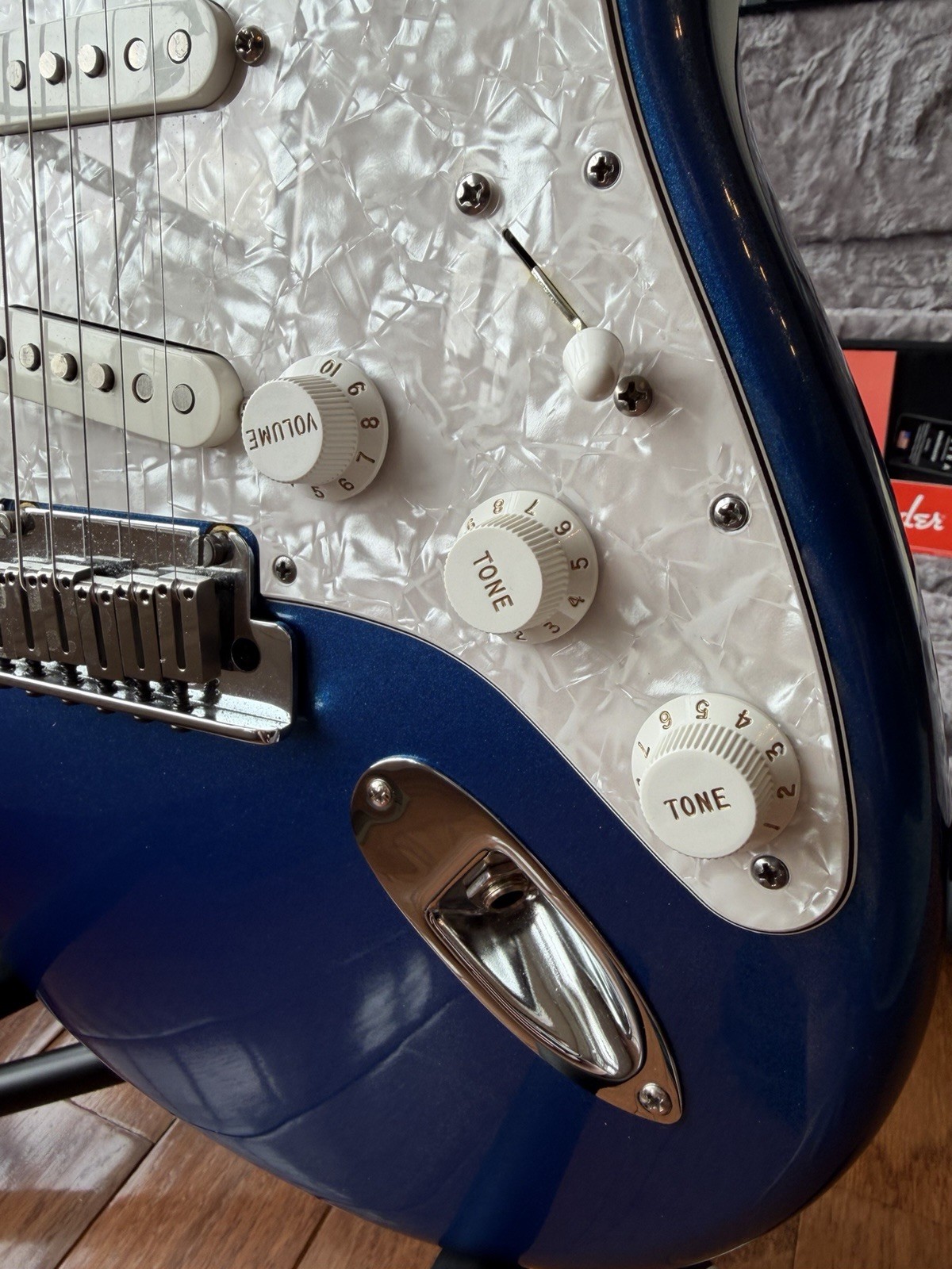 2022 Fender American Ultra Stratocaster Maple Fretboard – Cobra Blue