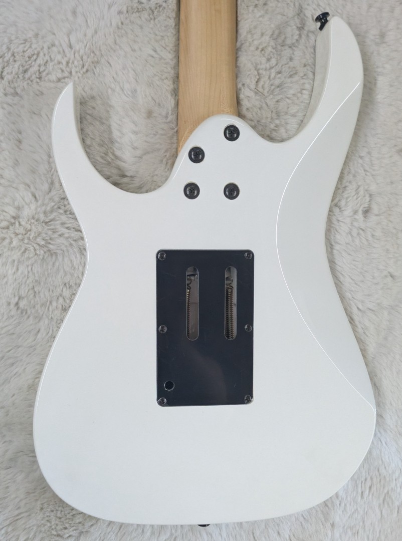 Ibanez RG Series Model RG350DX electric guitar in Alpine White w/ hard foam case