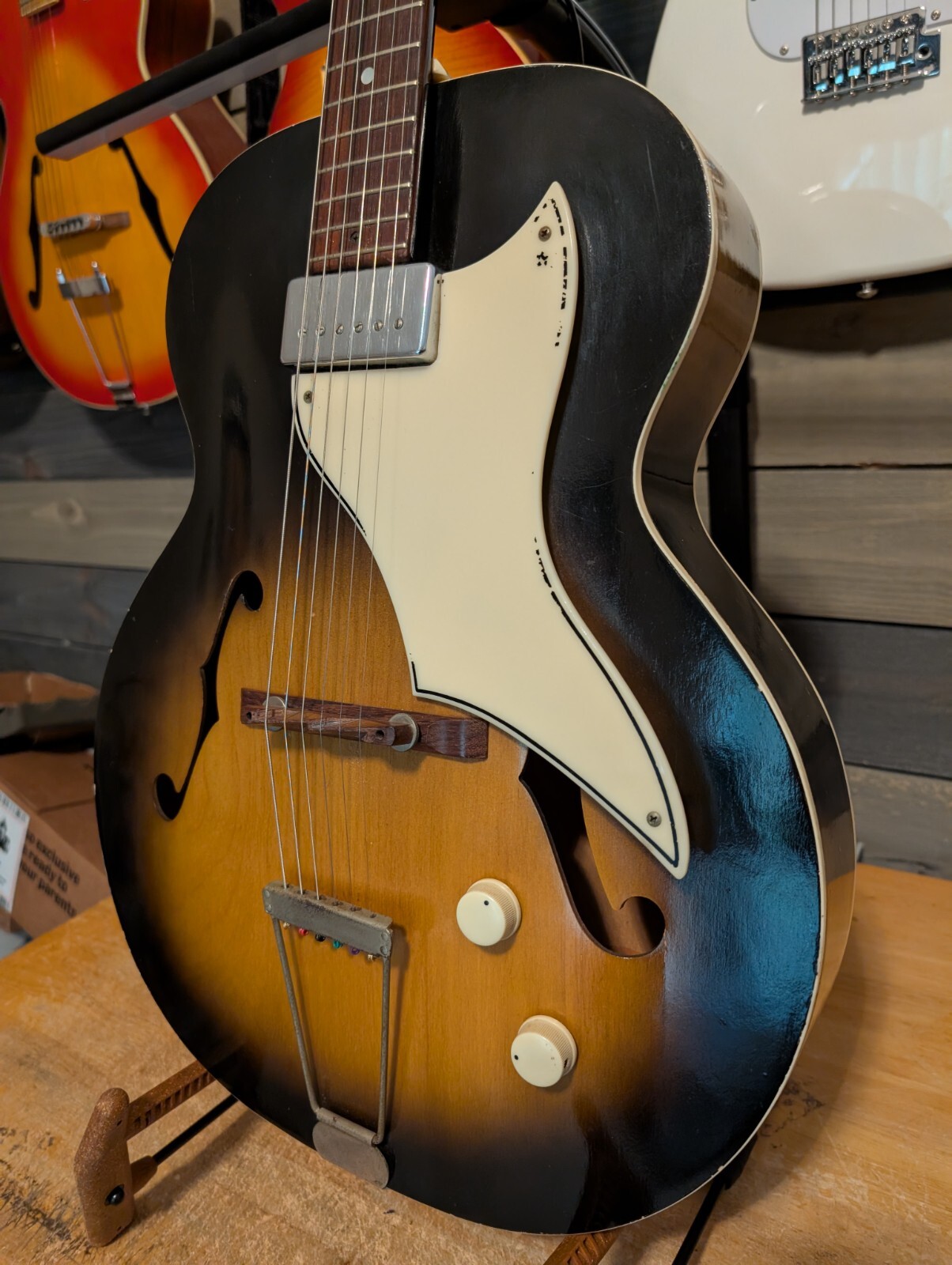 1962 Supro Ranchero Archtop Electric Guitar Sunburst Excellent Original Player