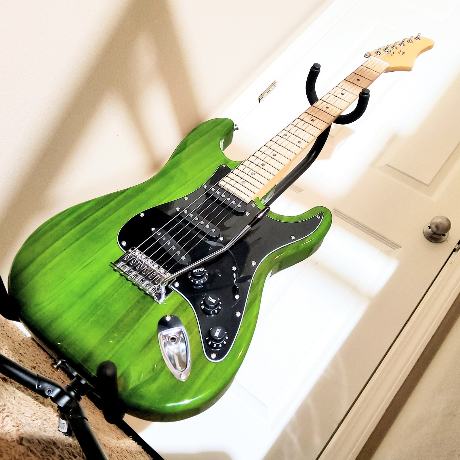 🎸FREE SHIPPING!🎸+AMP! S Style Electric Guitar +Soft Case/Gig Bag +Strap!