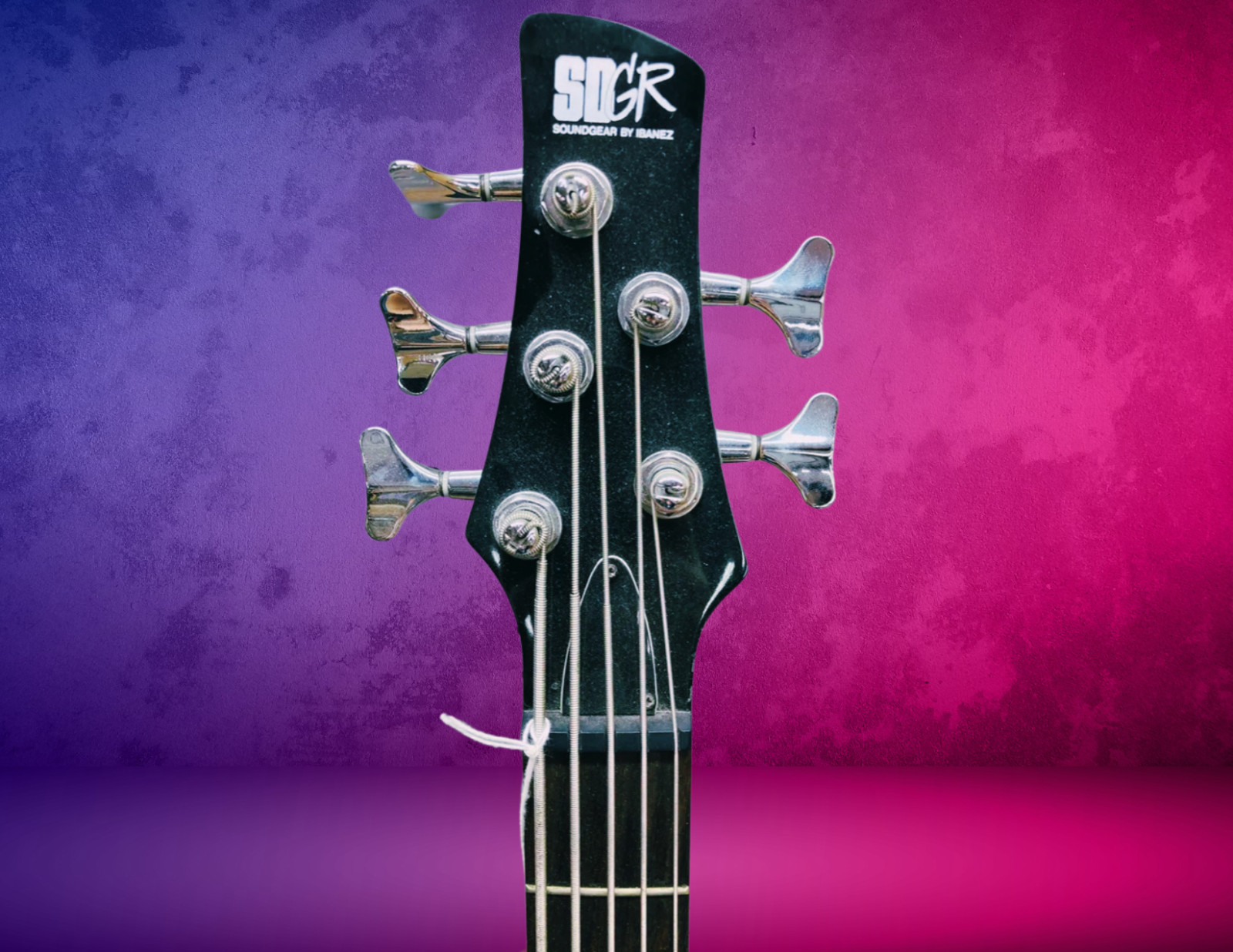 Excellent Condition Used Bass Ibanez SR 305 DX 2005 – Metallic Silver-Hard Case