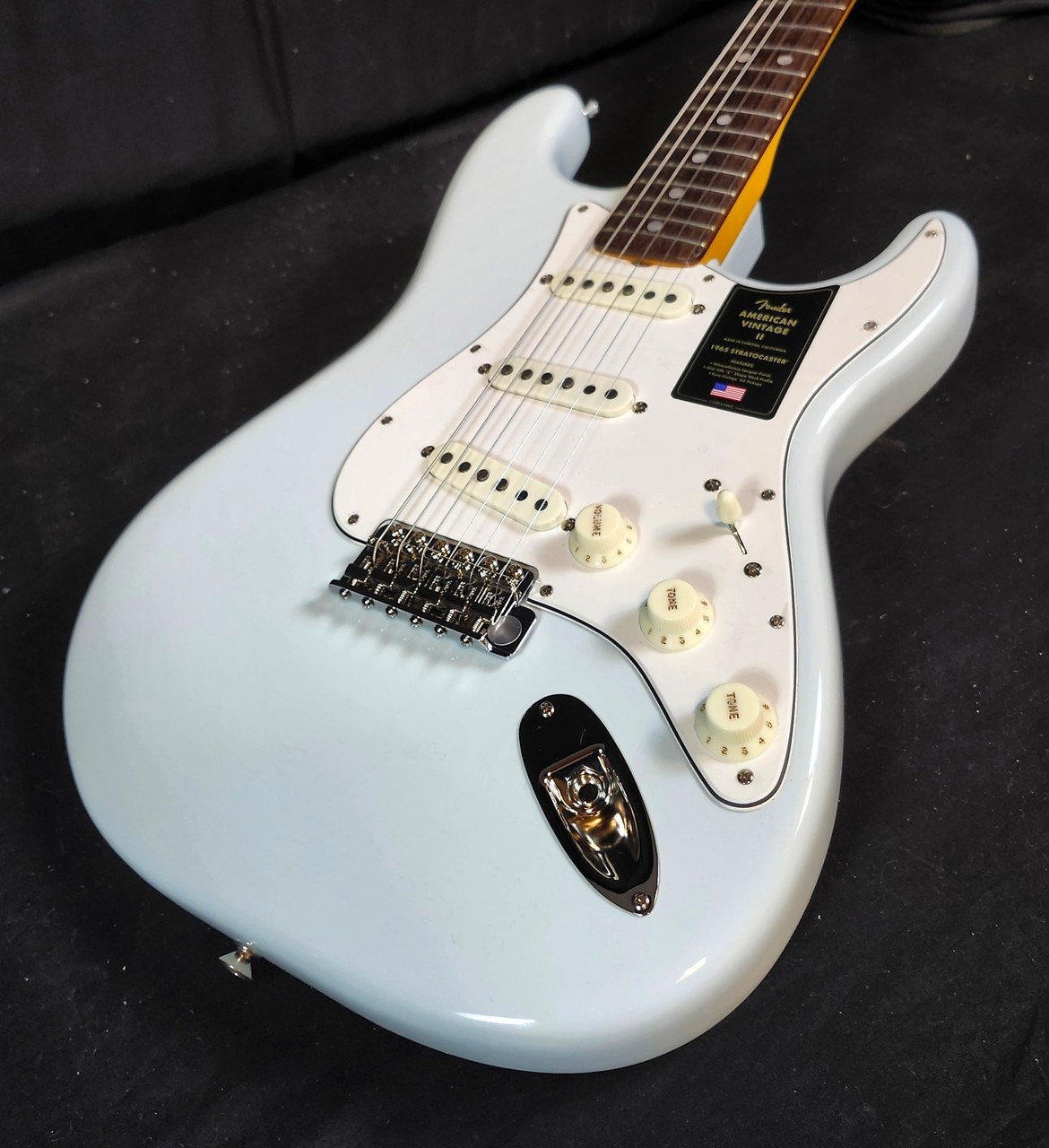 Fender American Vintage 1965 Stratocaster, Round-Lam Rosewood Fingerboard, Sonic