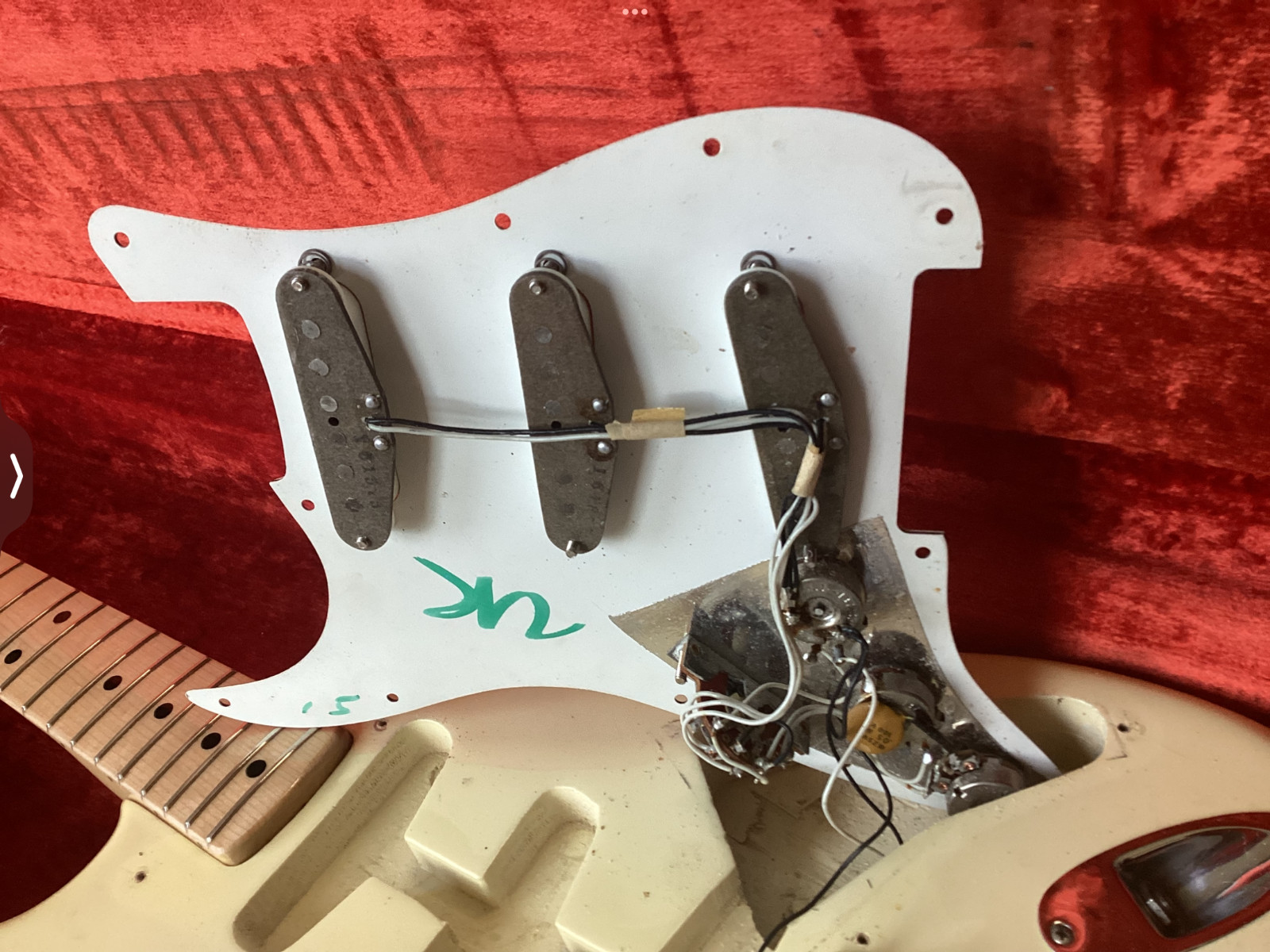 FENDER STRATOCASTER 1974-75 WHITE SUPER CLEAN ALL ORIGINAL EXAMPLE