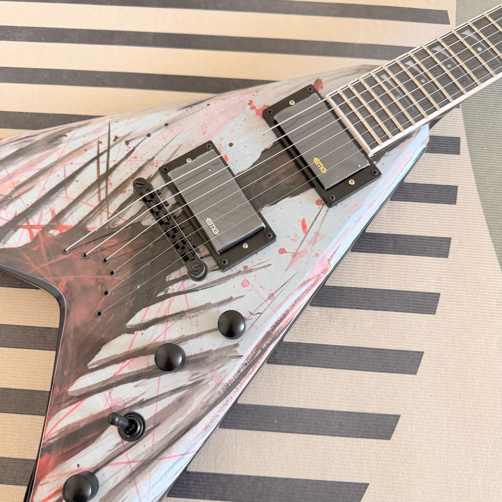 6string Angel Wing Blood Splatter Graphic F V Electric Guitar Dual Humbucker 24F