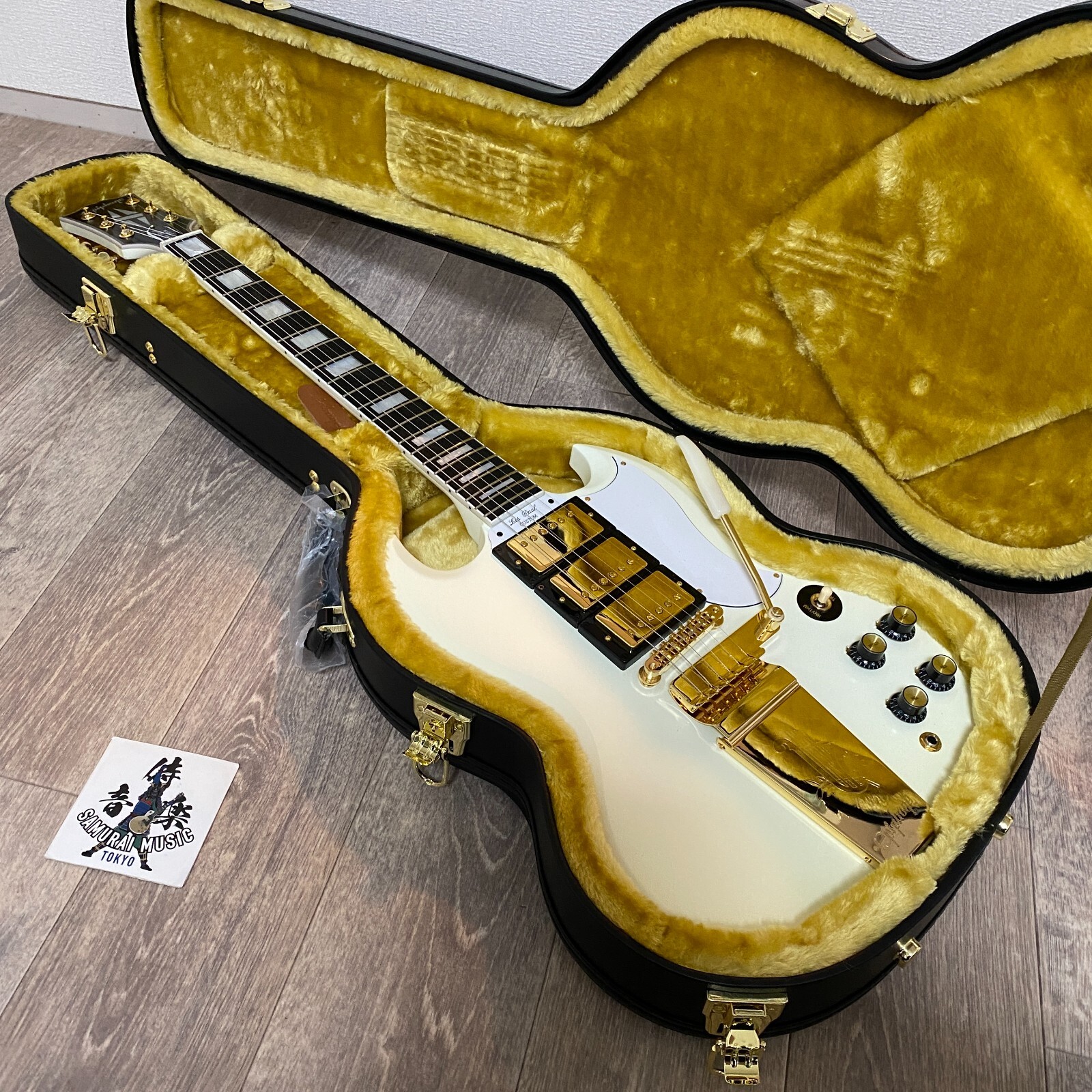 Epiphone Inspired by Gibson Custom 1963 Les Paul SG Custom with Maestro Vibrola