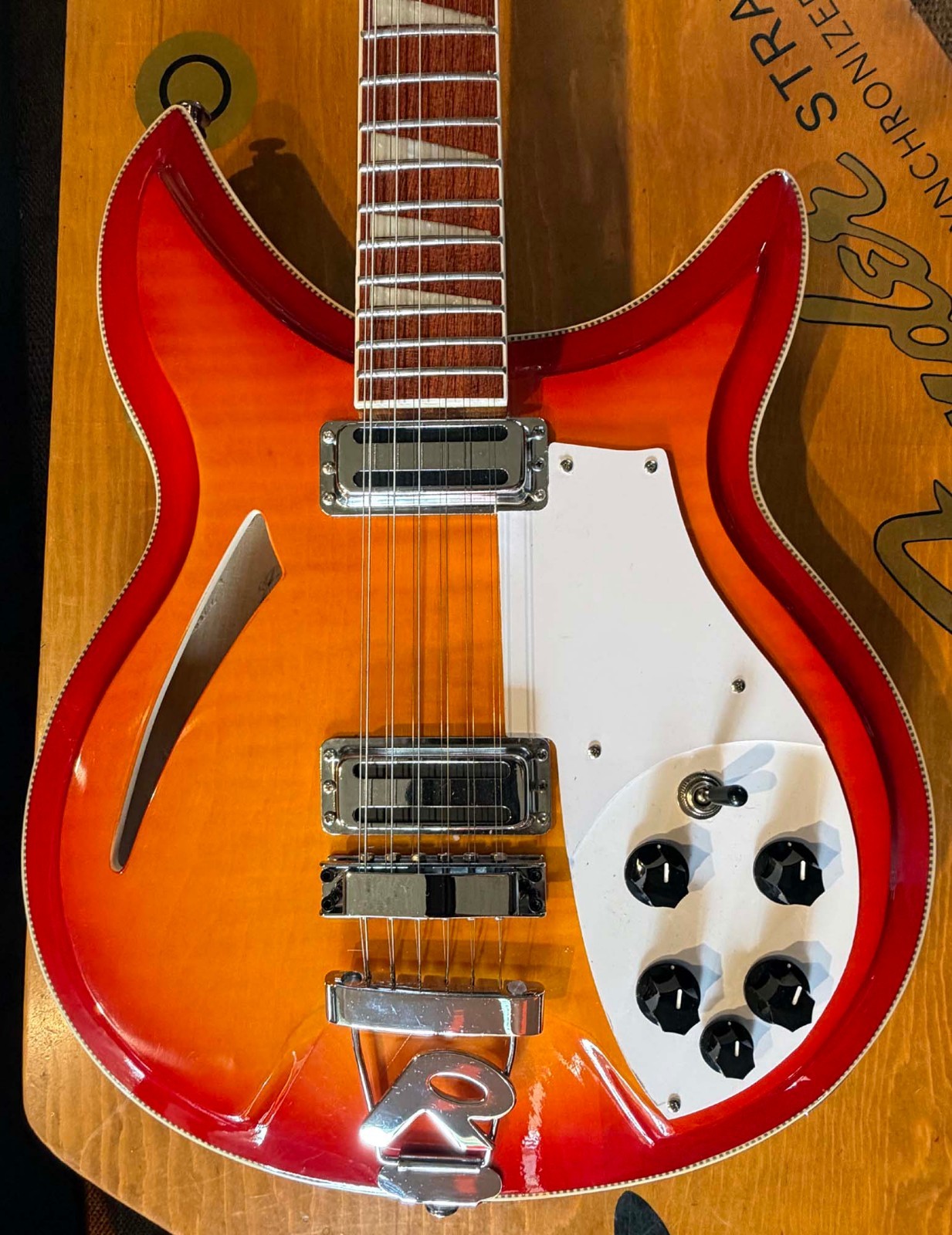 12 String Electric Guitar Great Condition MIC ProSetup Soft Case.